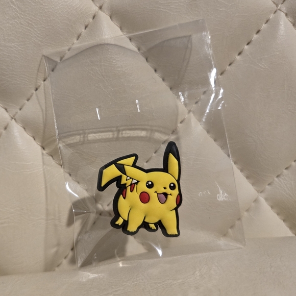 3/$10 Pikachu Croc Charm Pokémon - Picture 1 of 2